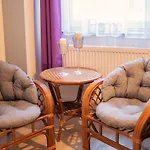 Zabrze, W Centrum Z Prywatnym Parkingiem 4*