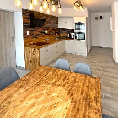 Zabrze, W Centrum Z Prywatnym Parkingiem Zabrze