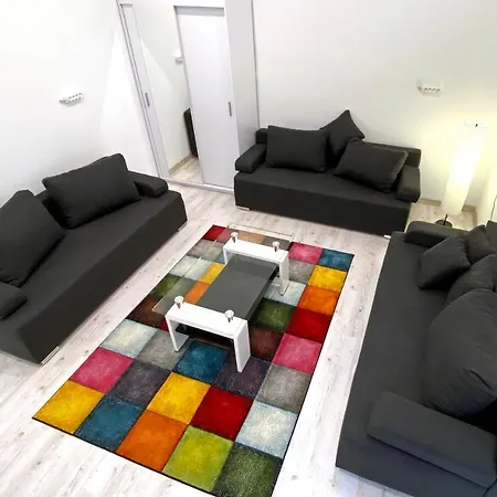 Appartement Zabrze, W Centrum Z Prywatnym Parkingiem 4*