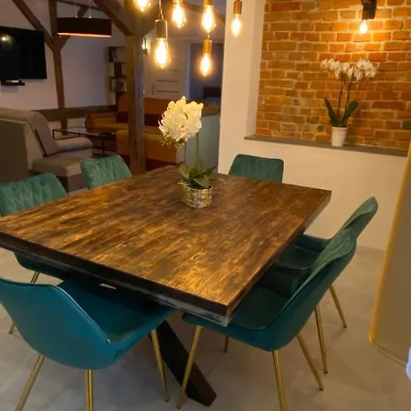 Apartman Zabrze, W Centrum Z Prywatnym Parkingiem 4*