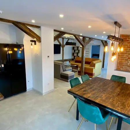 Zabrze, W Centrum Z Prywatnym Parkingiem Appartement