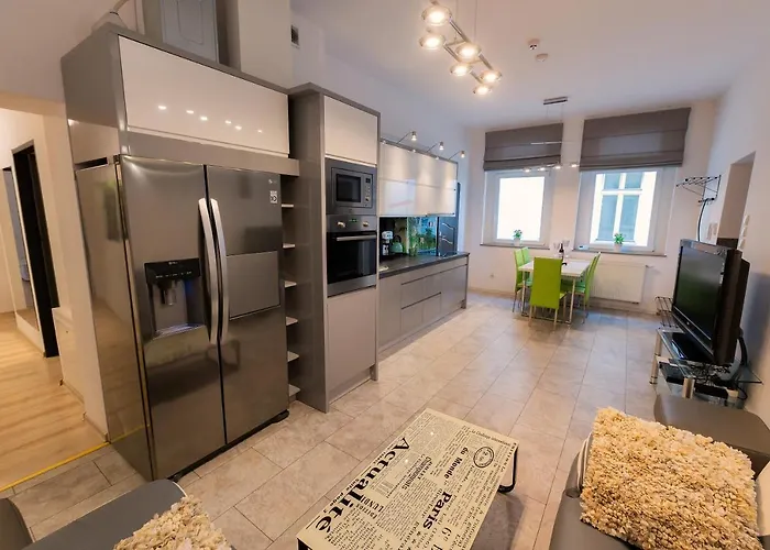 Zabrze, W Centrum Z Prywatnym Parkingiem Apartmán