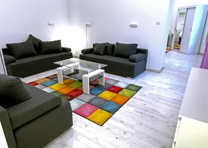 Zabrze, W Centrum Z Prywatnym Parkingiem 4*