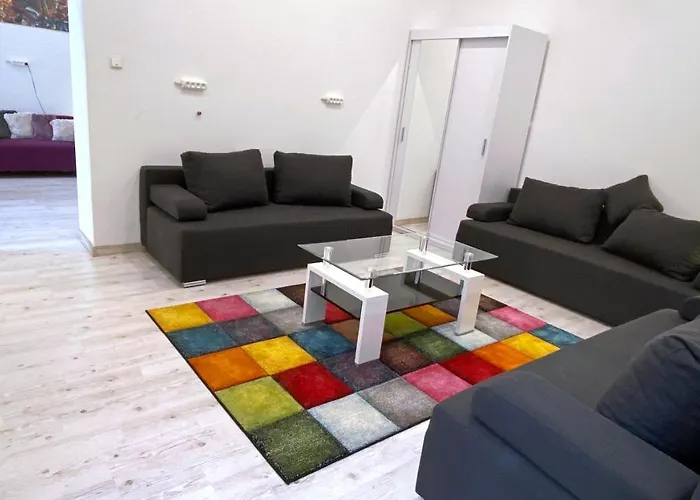 Zabrze, W Centrum Z Prywatnym Parkingiem זברזה