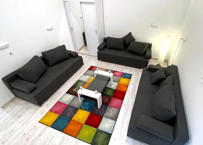 דירה Zabrze, W Centrum Z Prywatnym Parkingiem 4*