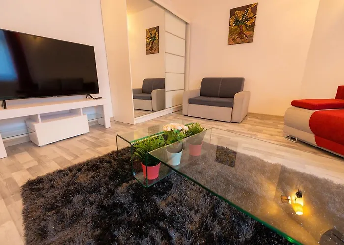 Apartmán Zabrze, W Centrum Z Prywatnym Parkingiem 4*