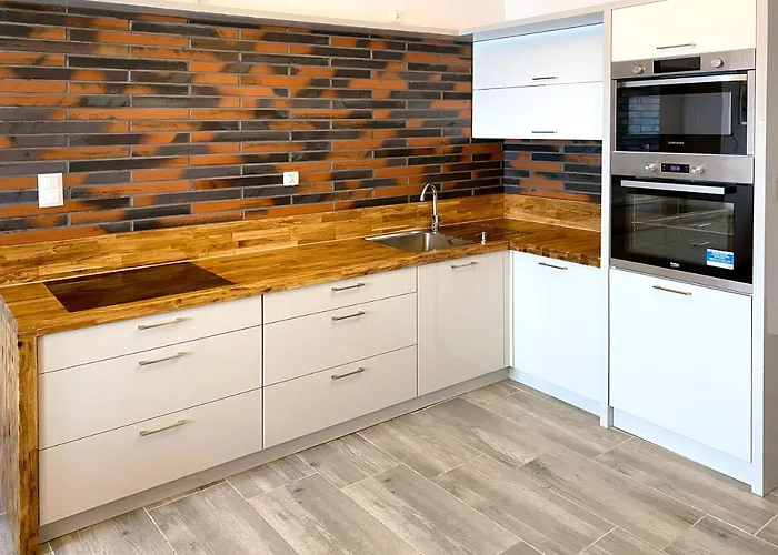 Zabrze, W Centrum Z Prywatnym Parkingiem Apartmán 4*