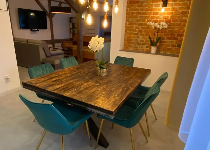 Apartmán Zabrze, W Centrum Z Prywatnym Parkingiem 4*