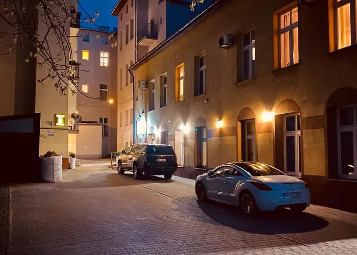 Zabrze, W Centrum Z Prywatnym Parkingiem 4* Zabrze