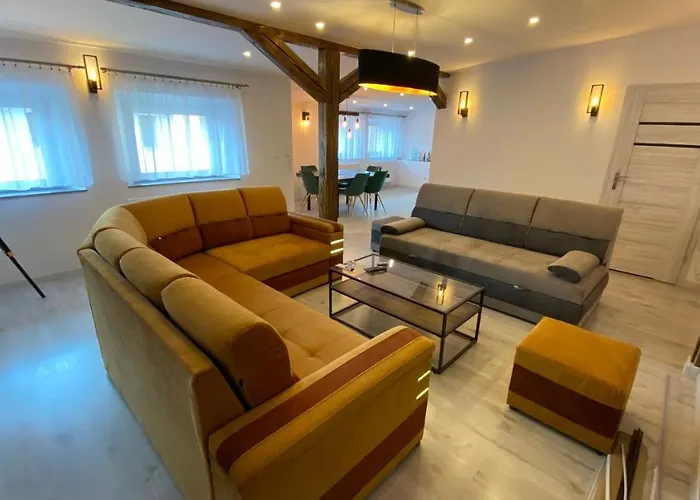 דירה Zabrze, W Centrum Z Prywatnym Parkingiem