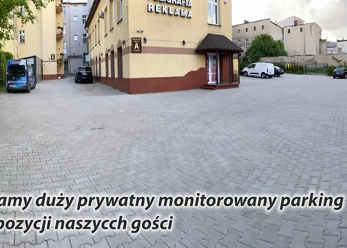 Zabrze, W Centrum Z Prywatnym Parkingiem דירה 4*