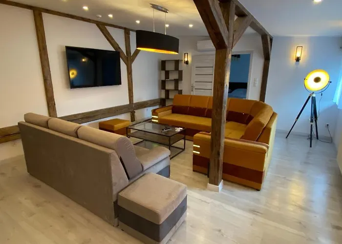 Zabrze, W Centrum Z Prywatnym Parkingiem זברזה