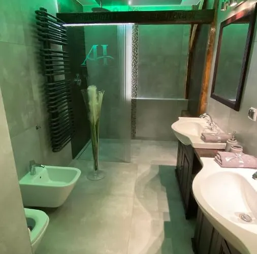 Zabrze, W Centrum Z Prywatnym Parkingiem דירה 4*